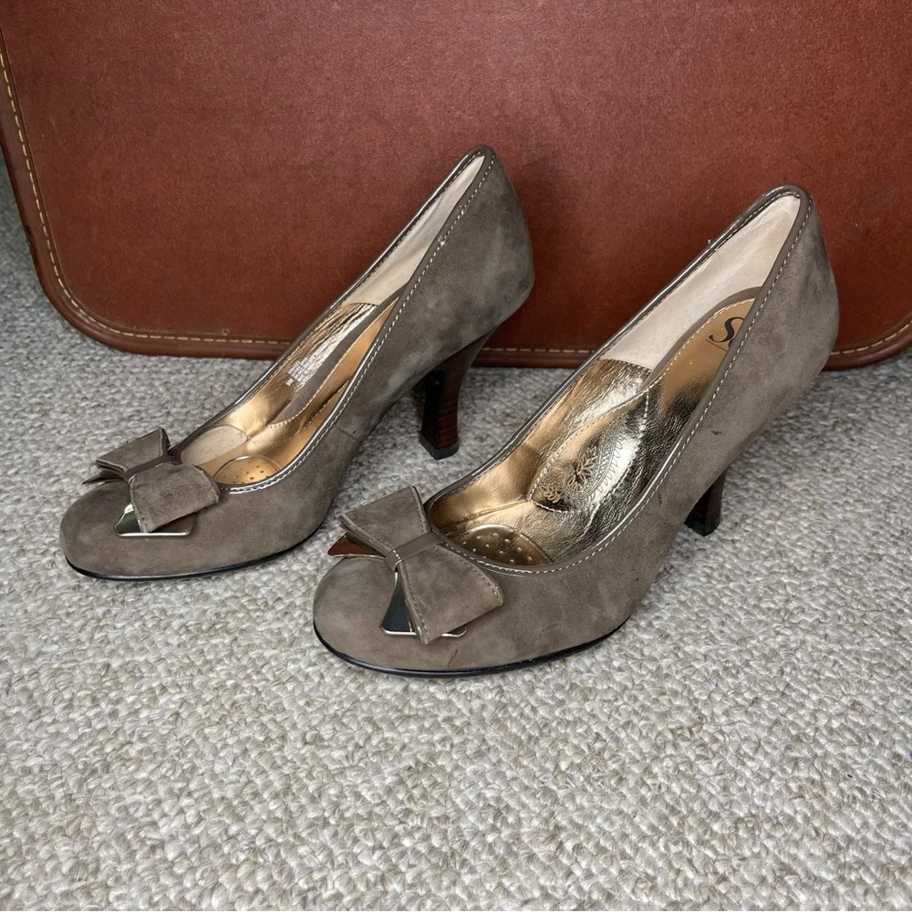 Sofft suede leather heels